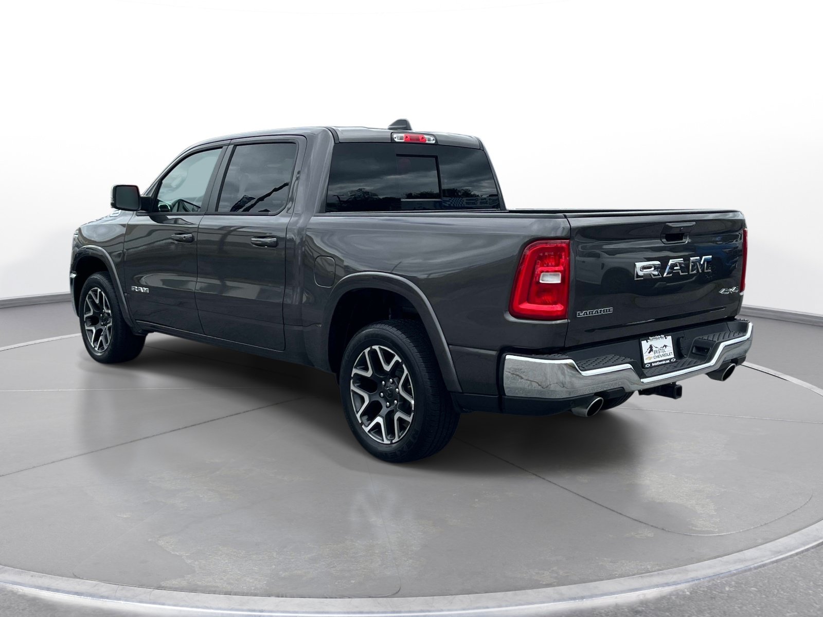 Used 2026 RAM 1500 Laramie AWD/4WD image 7