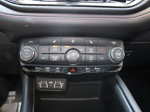 Certified 2023 Dodge Durango GT w/ Blacktop Package AWD/4WD image 19
