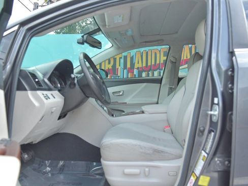 Used 2012 Toyota Venza Limited image 19