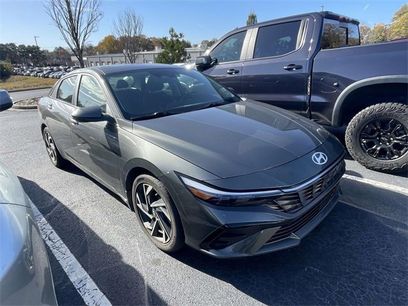 Used 2024 Hyundai Elantra SEL w/ Convenience Package