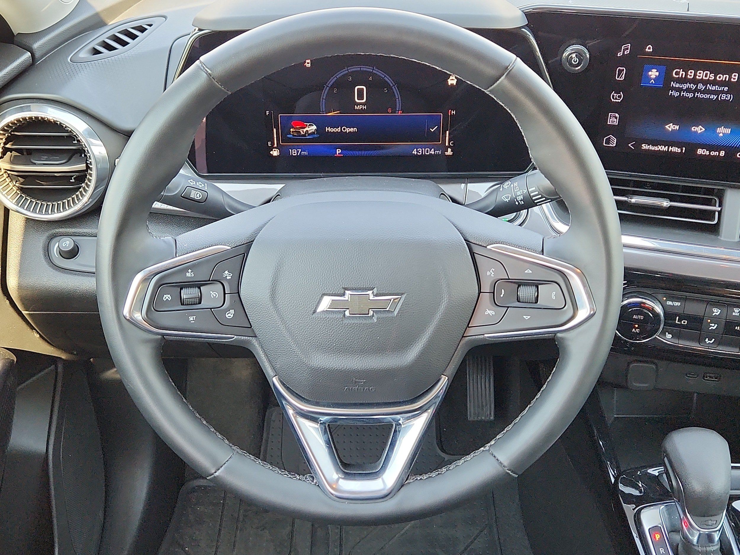 Used 2025 Chevrolet Trax ACTIV w/ Driver Confidence Package FWD image 18