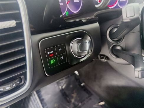 Certified 2022 Porsche Cayenne Turbo image 11