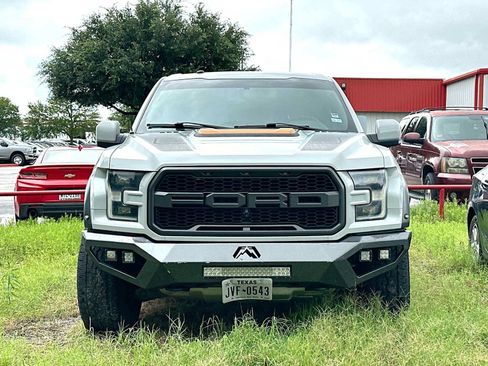Used 2017 Ford F150 Raptor w/ Equipment Group 802A Luxury AWD/4WD image 2