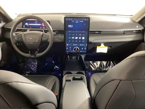 Used 2025 Ford Mustang Mach-E Premium image 19