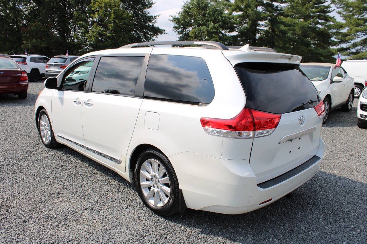 Used 2013 Toyota Sienna Limited w/ Premium Pkg FWD image 9