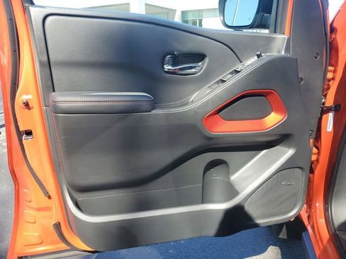 Certified 2025 Nissan Frontier PRO-4X w/ Pro Premium Package image 14