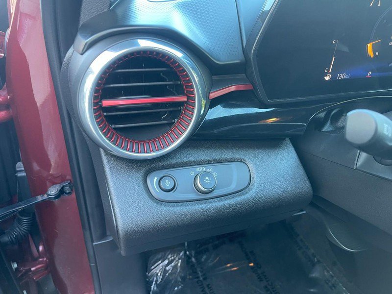 Used 2024 Chevrolet Trax RS w/ Driver Confidence Package FWD image 19