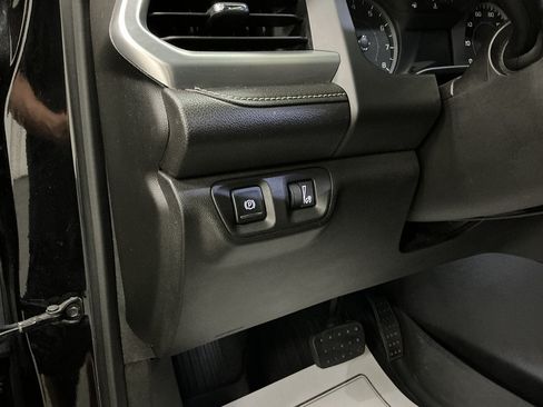 Used 2017 GMC Acadia SLE w/ Driver Alert Package I FWD image 11