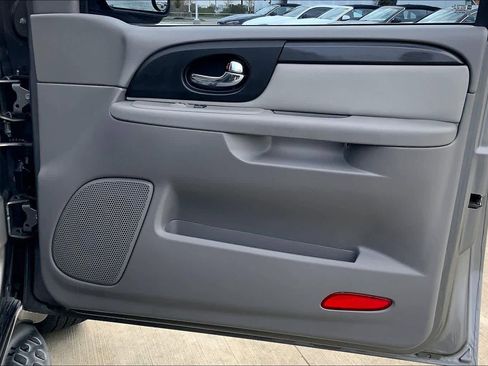 Used 2007 GMC Envoy SLE image 19