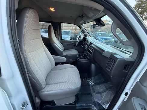 Used 2023 Chevrolet Express 3500 LT w/ LT Preferred Equipment Group image 18