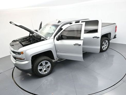 Used 2018 Chevrolet Silverado 1500 Custom w/ Custom Value Package image 47