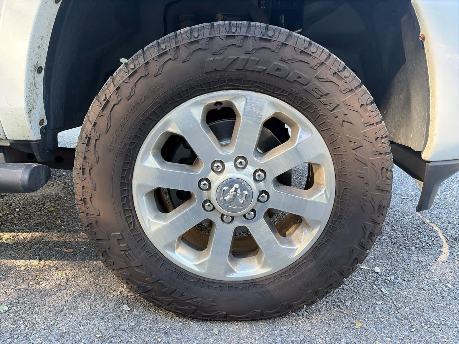 Used 2019 RAM 2500 Laramie AWD/4WD image 13