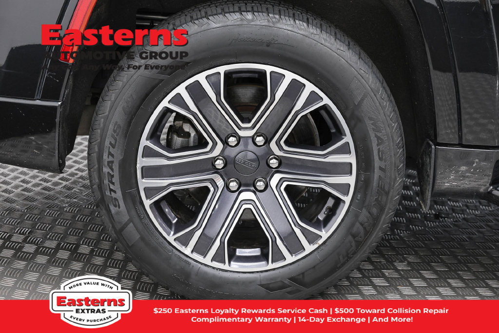 Used 2024 Jeep Wagoneer L Series II RWD image 37