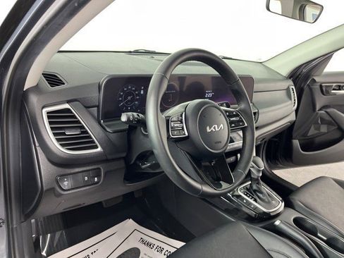 Used 2024 Kia Seltos EX image 15