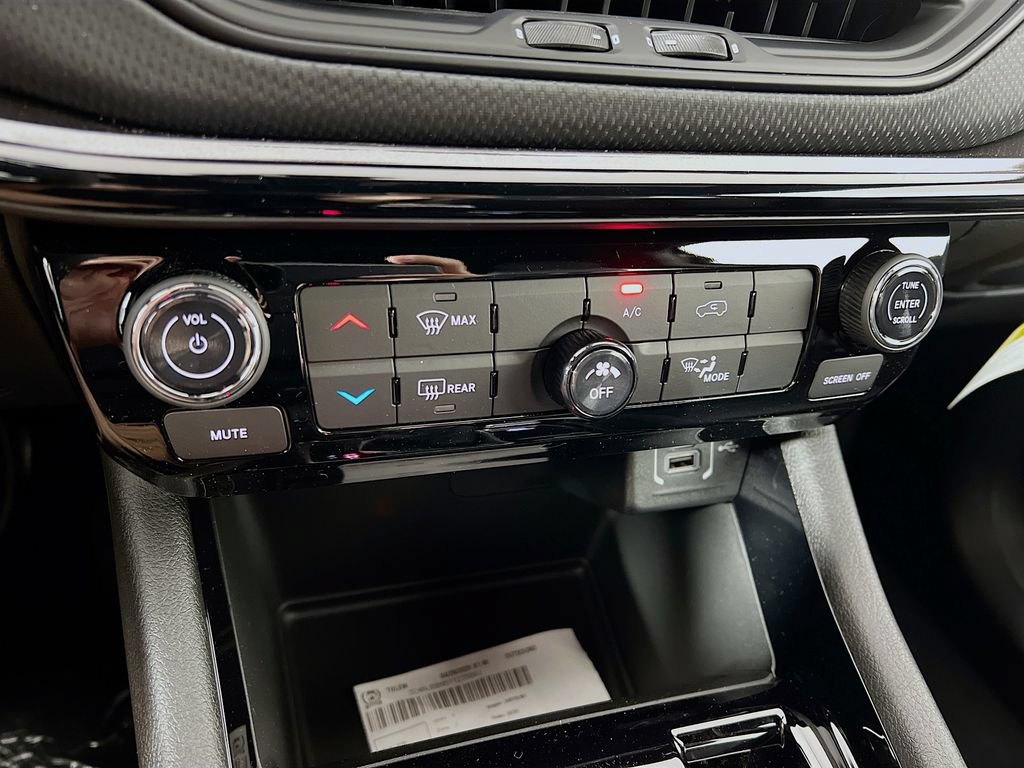 New 2026 Jeep Compass Latitude AWD/4WD image 15