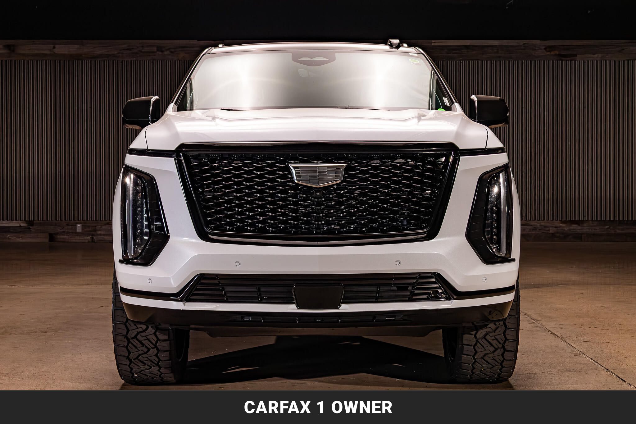 Used 2026 Cadillac Escalade ESV Platinum Sport w/ LPO, ONYX Package AWD/4WD image 4