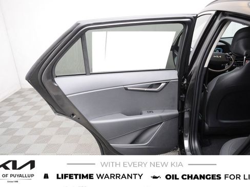 New 2026 Kia Niro LX FWD image 11