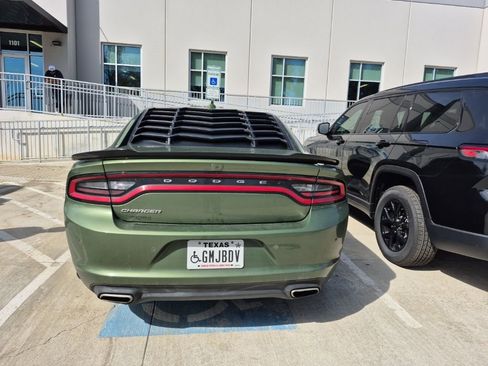 Used 2023 Dodge Charger SXT image 4