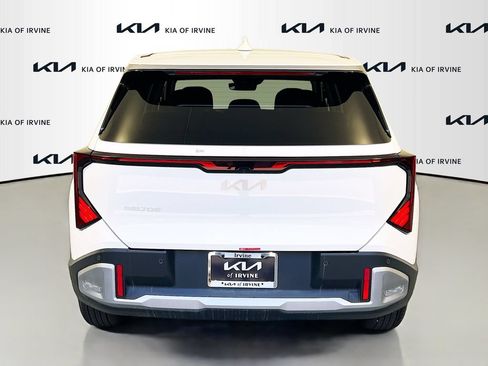 New 2027 Kia Seltos S FWD image 6