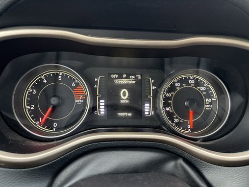 Used 2016 Jeep Cherokee Latitude w/ Comfort & Sound Group image 24