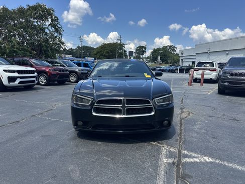Used 2013 Dodge Charger SXT w/ Blacktop Pkg RWD image 4