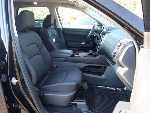 Certified 2023 Nissan Pathfinder SV w/ SV Premium Package AWD/4WD image 29