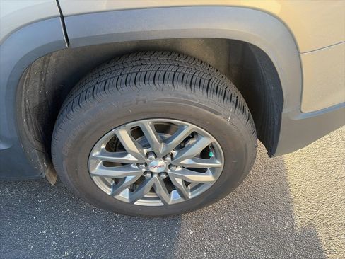 Used 2019 GMC Acadia SLT image 15