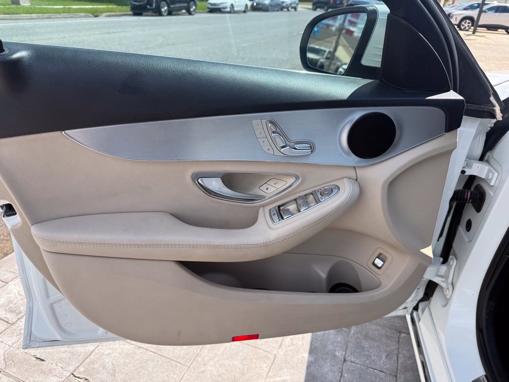 Used 2016 Mercedes-Benz C 300 Sedan image 9