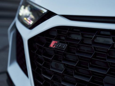 Used 2020 Audi R8 V10 performance image 8