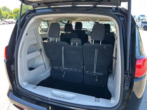 Used 2023 Chrysler Voyager LX FWD image 27