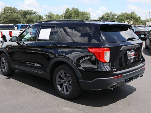 Used 2021 Ford Explorer XLT w/ Equipment Group 202A AWD/4WD image 7