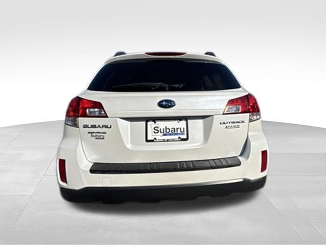 Used 2010 Subaru Outback 2.5i Premium AWD/4WD image 6