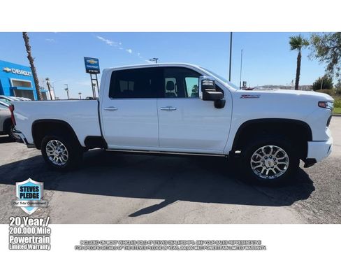 Used 2024 Chevrolet Silverado 2500 LTZ w/ LTZ Plus Package AWD/4WD image 3
