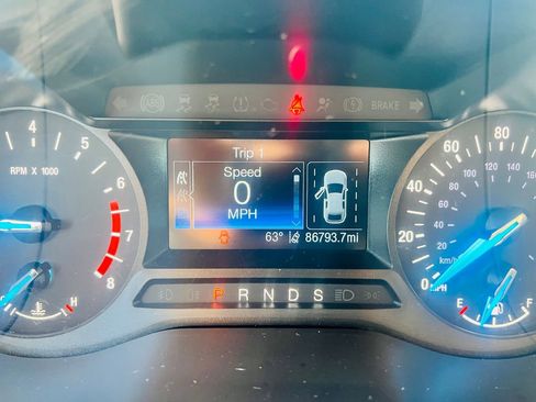 Used 2020 Ford Edge SE image 21