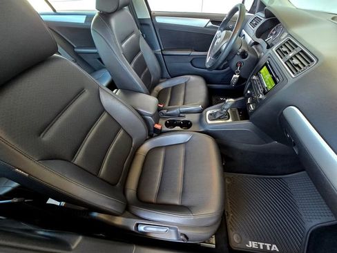 Used 2014 Volkswagen Jetta SE FWD image 17