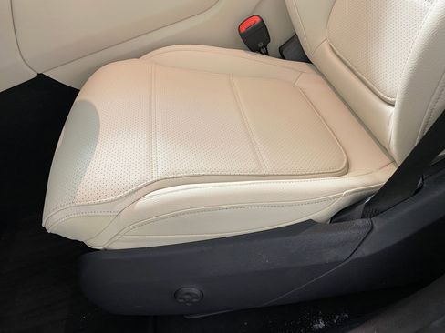 Used 2026 Mercedes-Benz GLC 300 4MATIC image 13