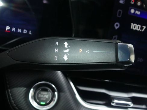 Used 2026 Chevrolet Equinox LT FWD image 33