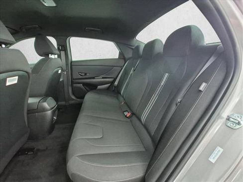 Certified 2025 Hyundai Elantra SEL FWD image 20
