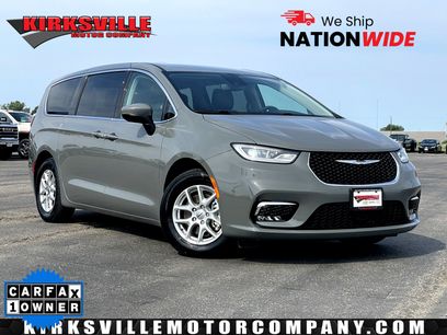Used 2023 Chrysler Pacifica Touring-L