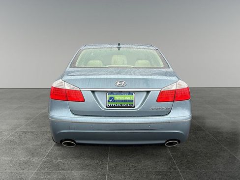 Used 2011 Hyundai Genesis 4.6 image 9