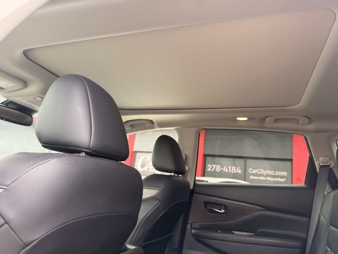 Used 2019 Nissan Murano Platinum w/ Cargo Package image 15