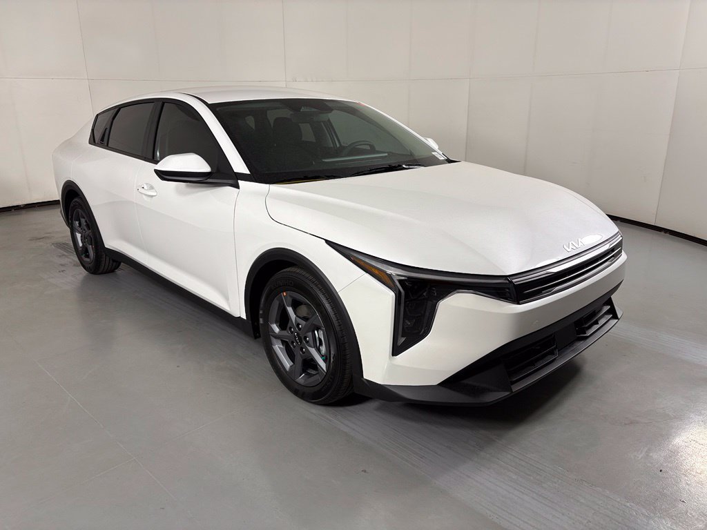 New 2026 Kia K4 FWD image 2