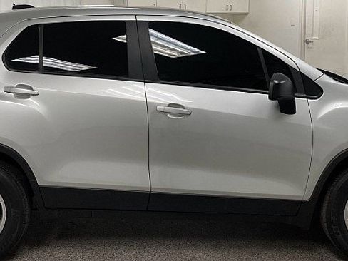 Used 2020 Chevrolet Trax LS w/ Tint and Cruise Package image 4