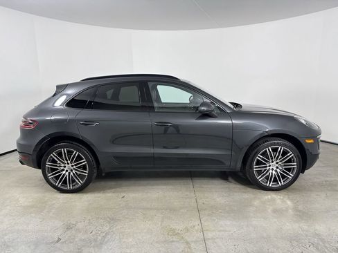 Certified 2017 Porsche Macan AWD/4WD image 8