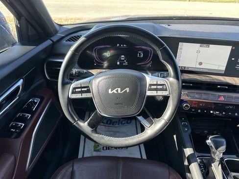Used 2024 Kia Telluride EX w/ EX Captain's Chair Package image 14