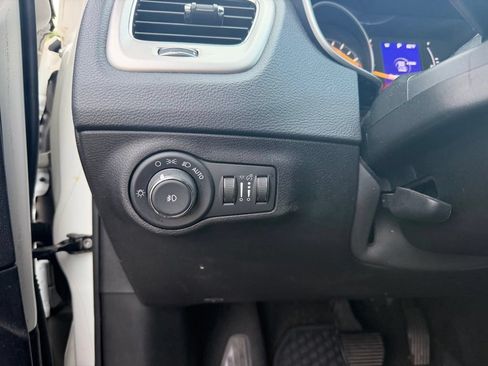 Used 2018 Jeep Compass Latitude w/ Safe & Security Group AWD/4WD image 11