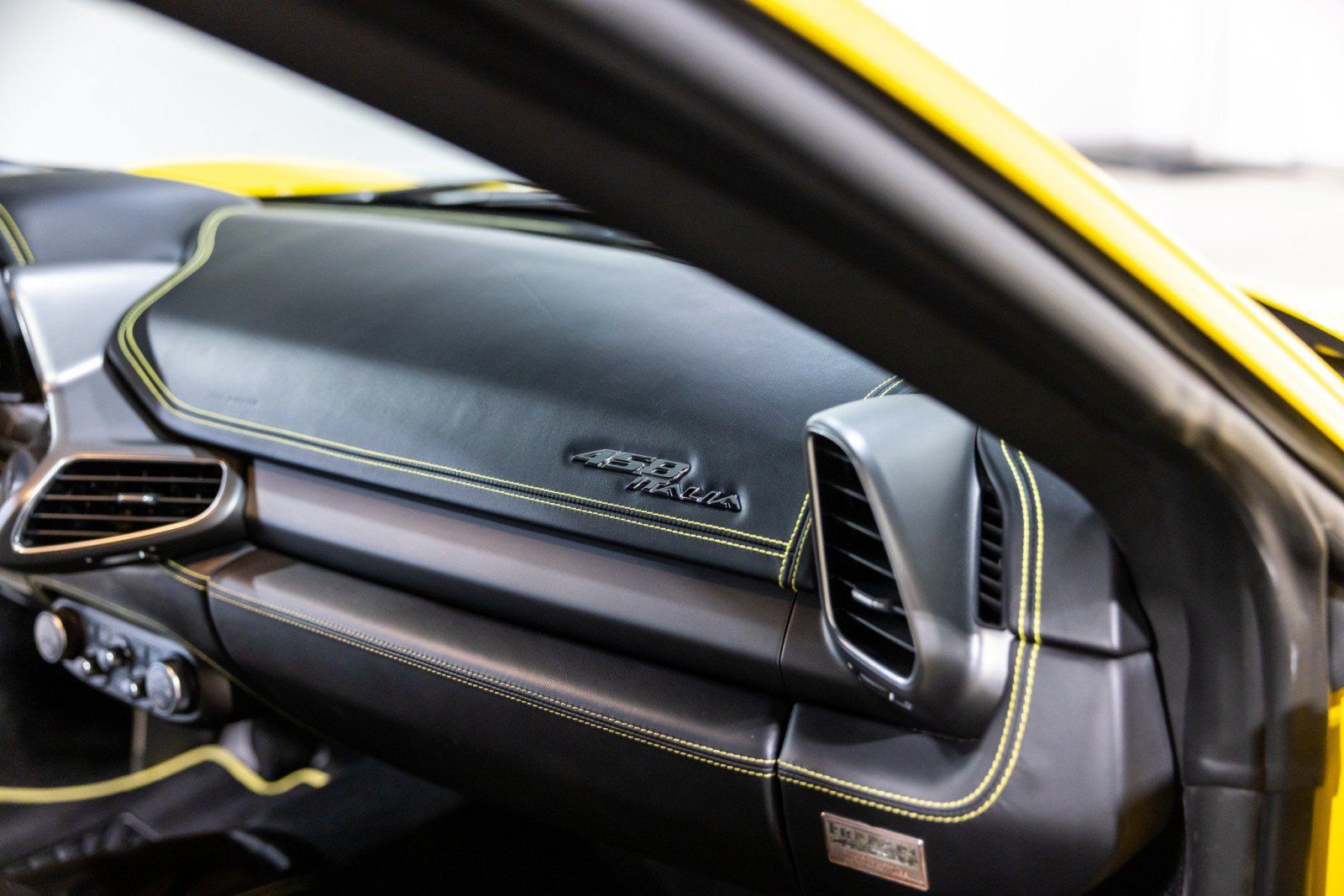 Used 2011 Ferrari 458 Italia Coupe RWD image 35