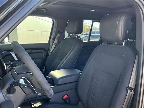 Used 2023 Land Rover Defender 110 V8 image 25