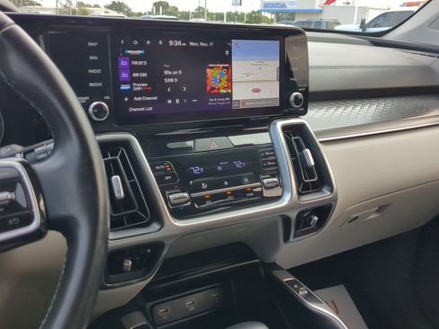 Used 2022 Kia Sorento S w/ Panoramic Sunroof Package image 23