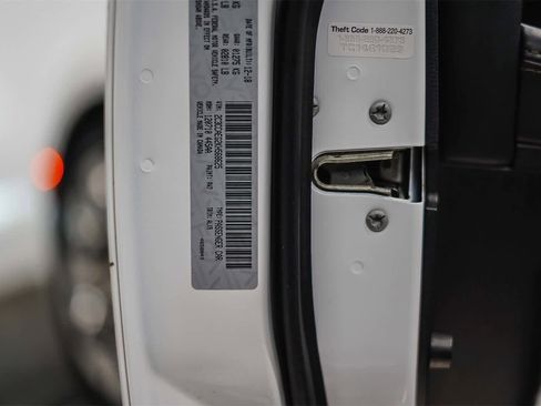 Used 2019 Chrysler 300 Limited image 31